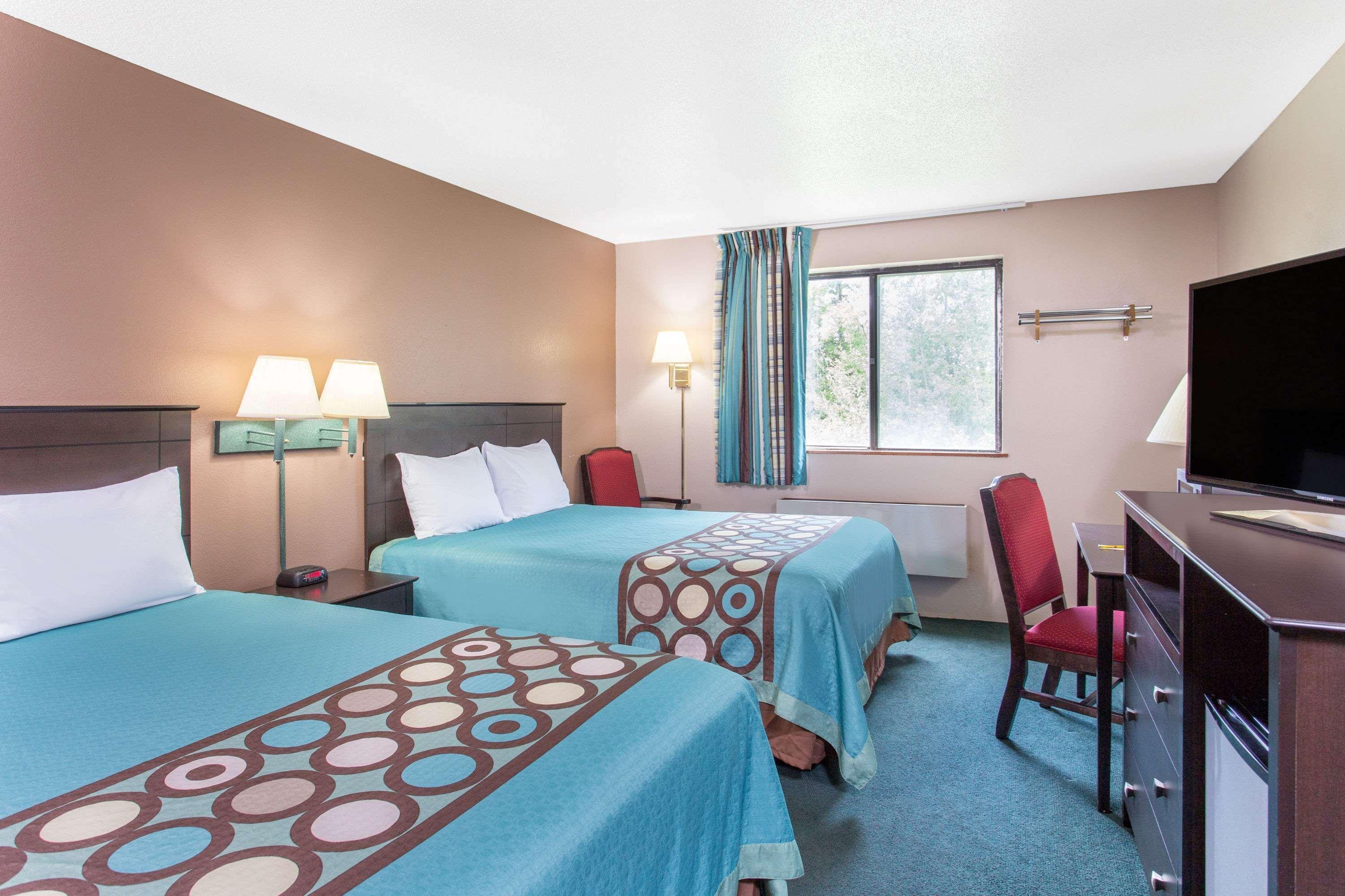 Super 8 By Wyndham Austin Mn Hotel Екстериор снимка